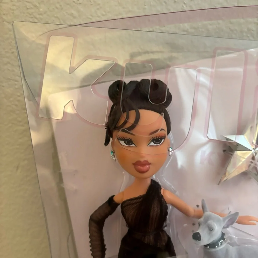 NIB MGA Bratz X Kylie Bratz Doll - Picture 6 of 6